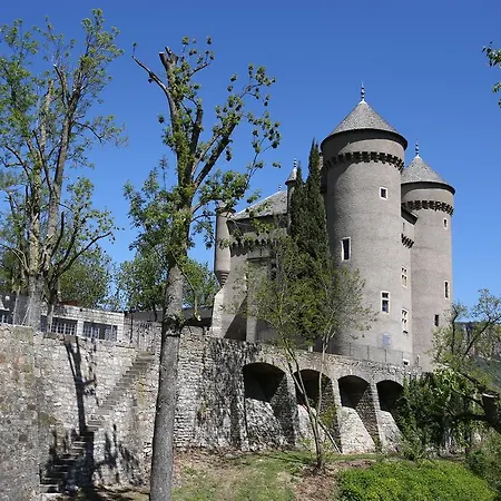 Chateau De Lugagnac بيت ضيافة 4*